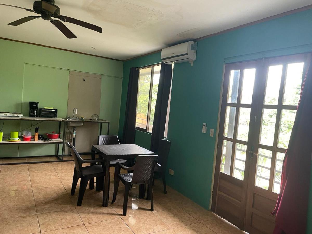 Be My Guest Cabinas Puerto Viejo de Talamanca Exterior photo